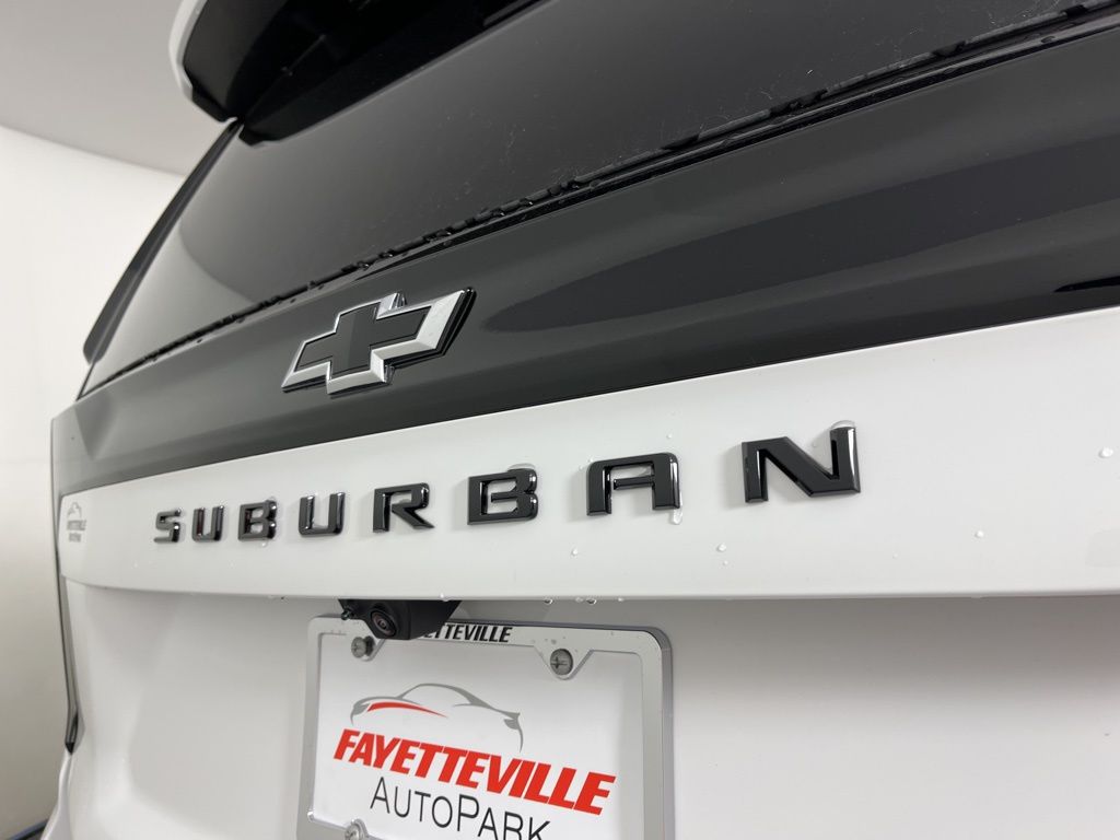 Thumbnail: 2026 Chevrolet Suburban - 21