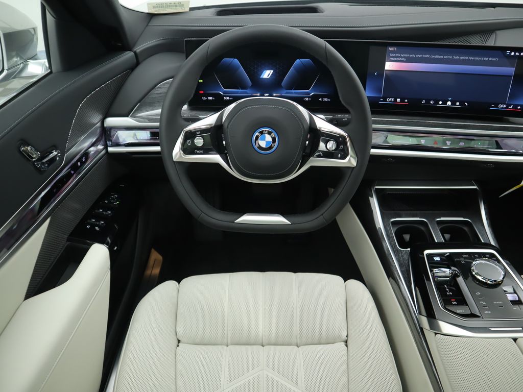 Thumbnail: 2026 BMW i7 - 10