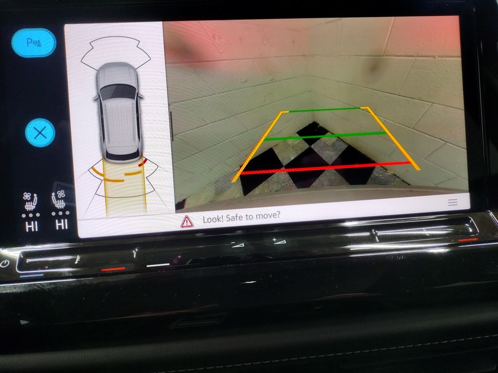 2025 Volkswagen Atlas Cross Sport 2.0T SE w/Technology