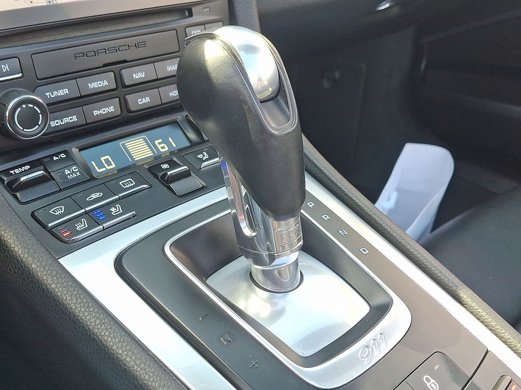 Thumbnail: 2018 Porsche 911 - 14