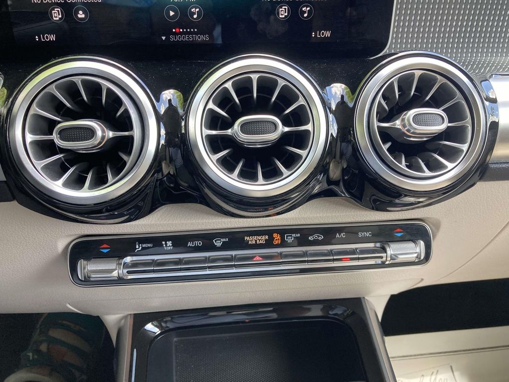 Used 2020 Black Mercedes-Benz GLB 250 image 14