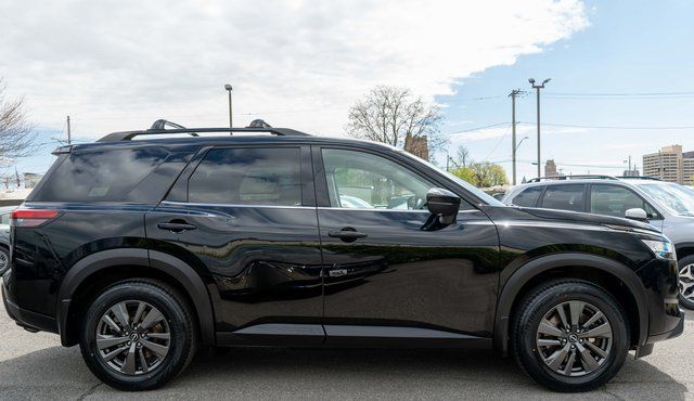 2022 Nissan Pathfinder SV - 4