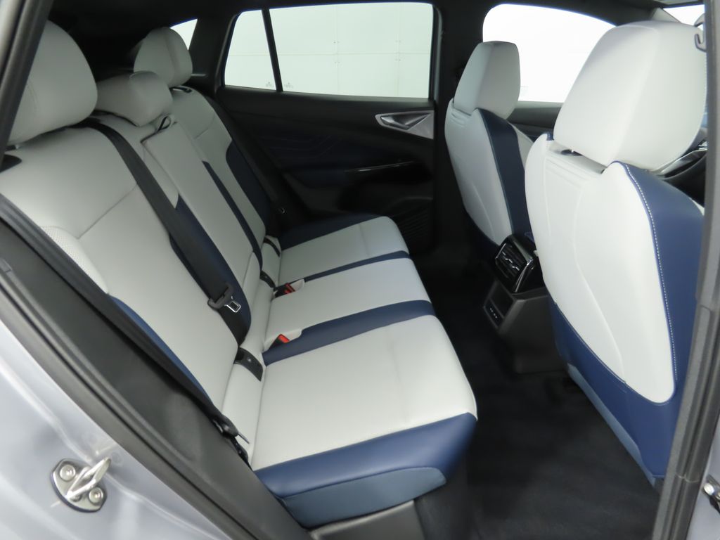 2025 Volkswagen ID.4 Pro S 22