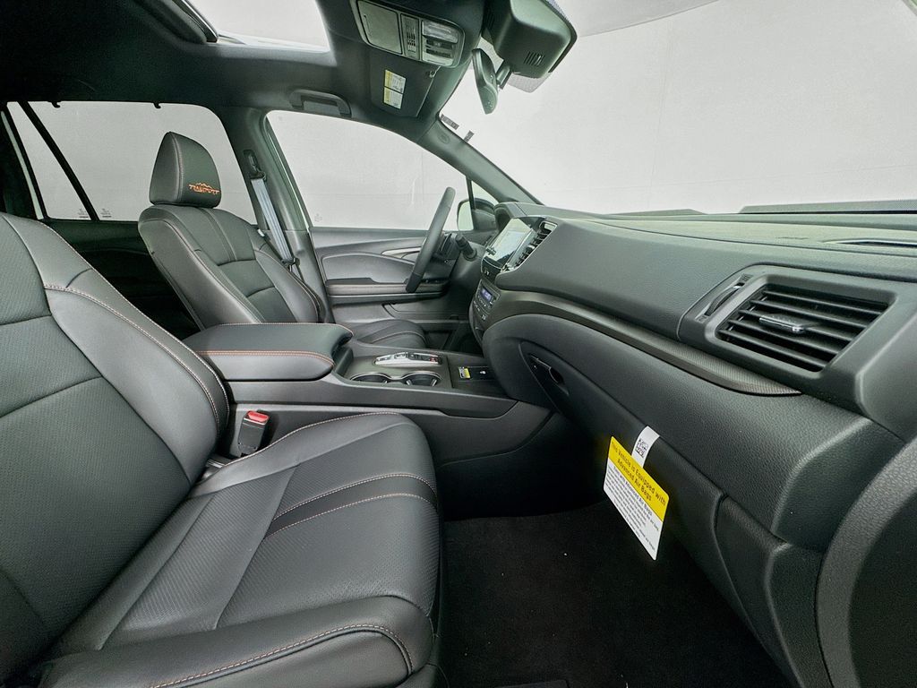 2025 Honda Passport TrailSport photo