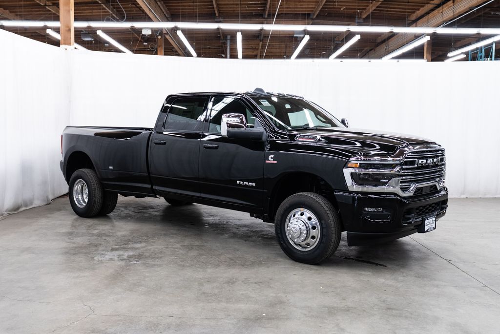 2026 RAM 3500 Laramie Crew Cab LB DRW 4WD