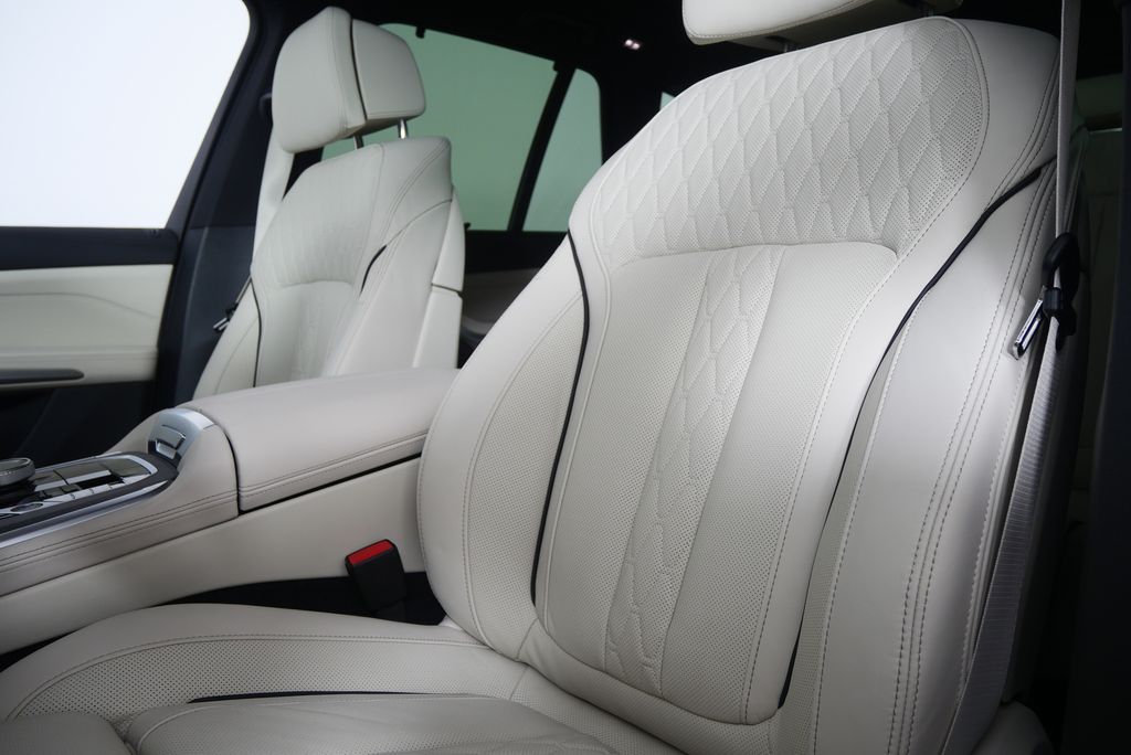 Thumbnail: 2026 BMW X5 - 11