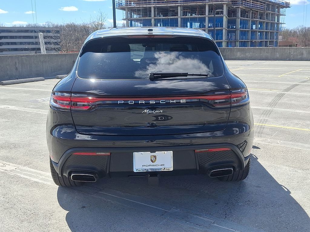 Thumbnail: 2025 Porsche Macan - 9