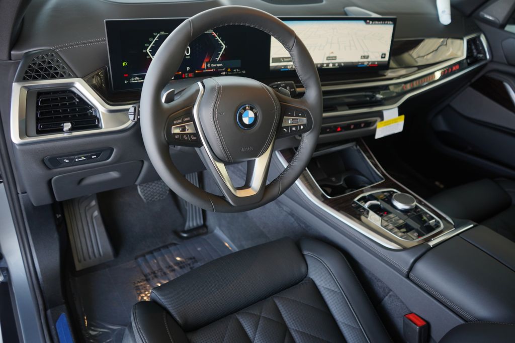 Thumbnail: 2026 BMW X5 - 13