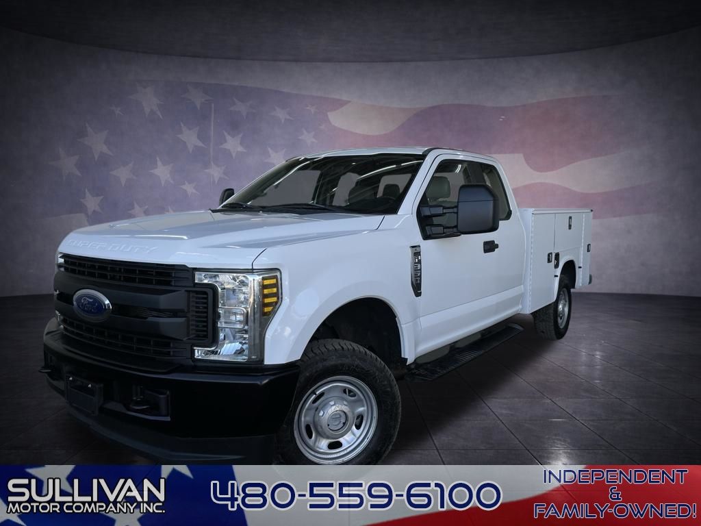 Oxford White 2019 Ford F-350 Super Duty Pickup Truck Four-Wheel Drive 6-Speed Automatic
