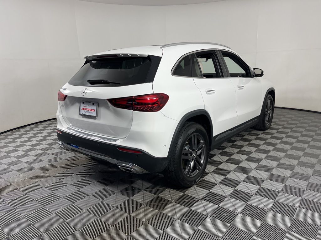 Thumbnail: 2024 Mercedes-Benz GLA - 15