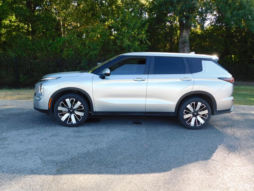 Thumbnail: 2025 Mitsubishi Outlander - 2