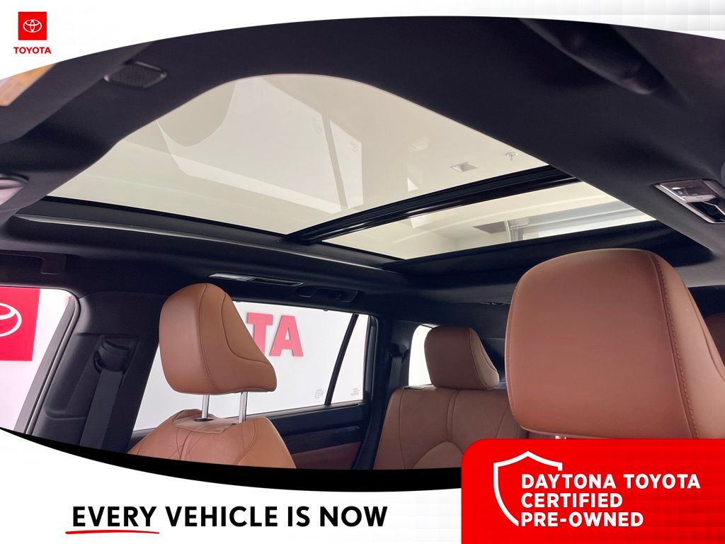 Used 2023 Toyota Highlander Hybrid SUV