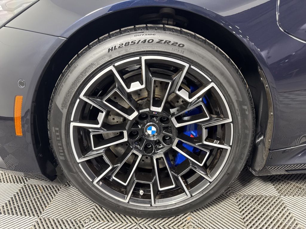 Thumbnail: 2026 BMW M5 - 10