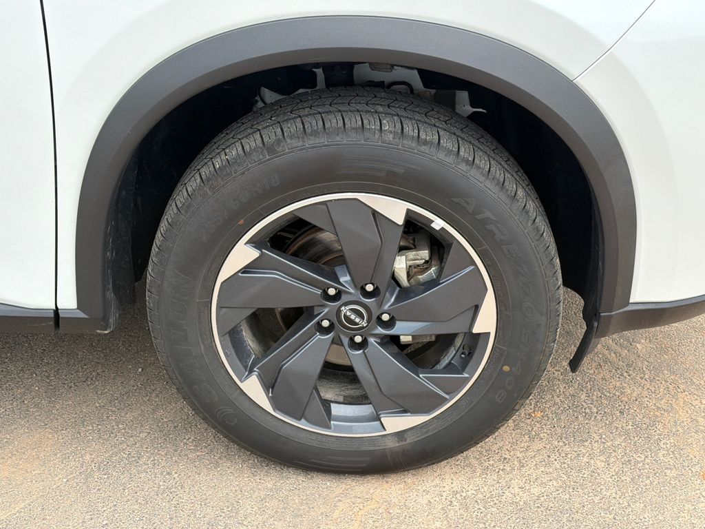Used 2025 White Nissan SV image 12