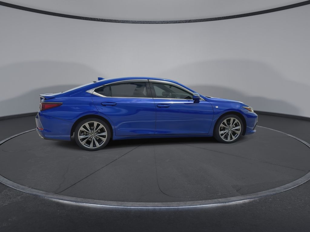 Thumbnail: 2021 Lexus ES - 9