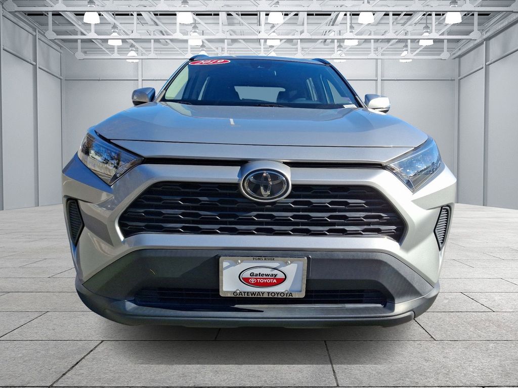 2019 Toyota RAV4 LE 2