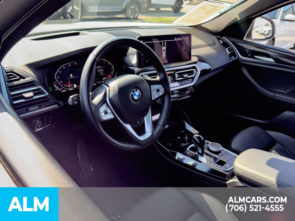 Used 2025 White BMW xDrive30i image 9
