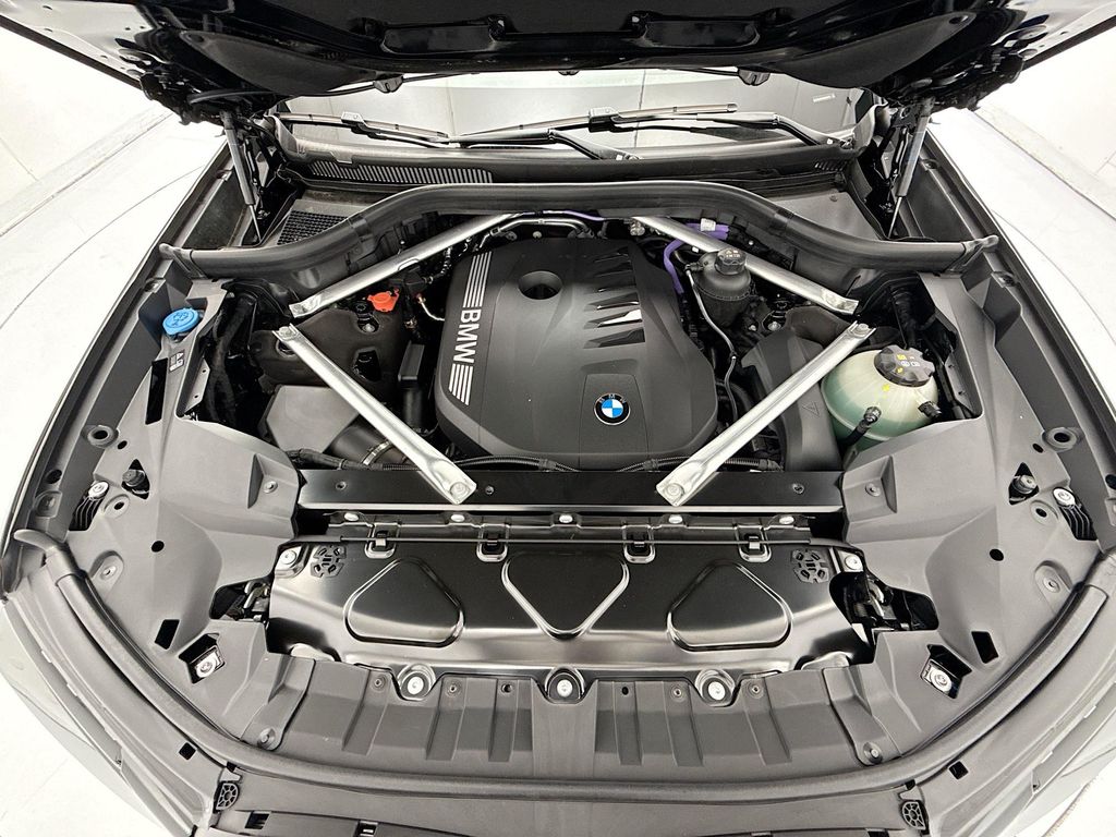 Thumbnail: 2026 BMW X7 - 29