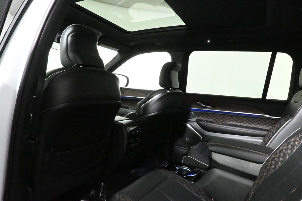 Thumbnail: 2025 Jeep Grand Cherokee L - 32