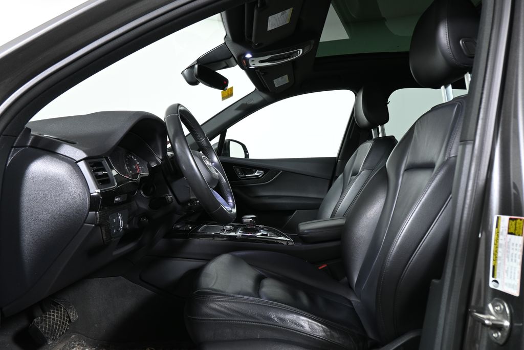 Thumbnail: 2019 Audi Q7 - 3