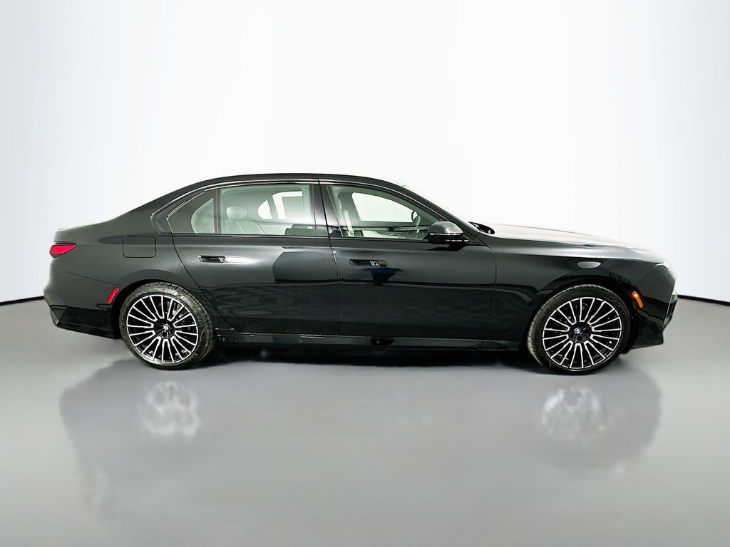 Thumbnail: 2026 BMW 7 Series - 4