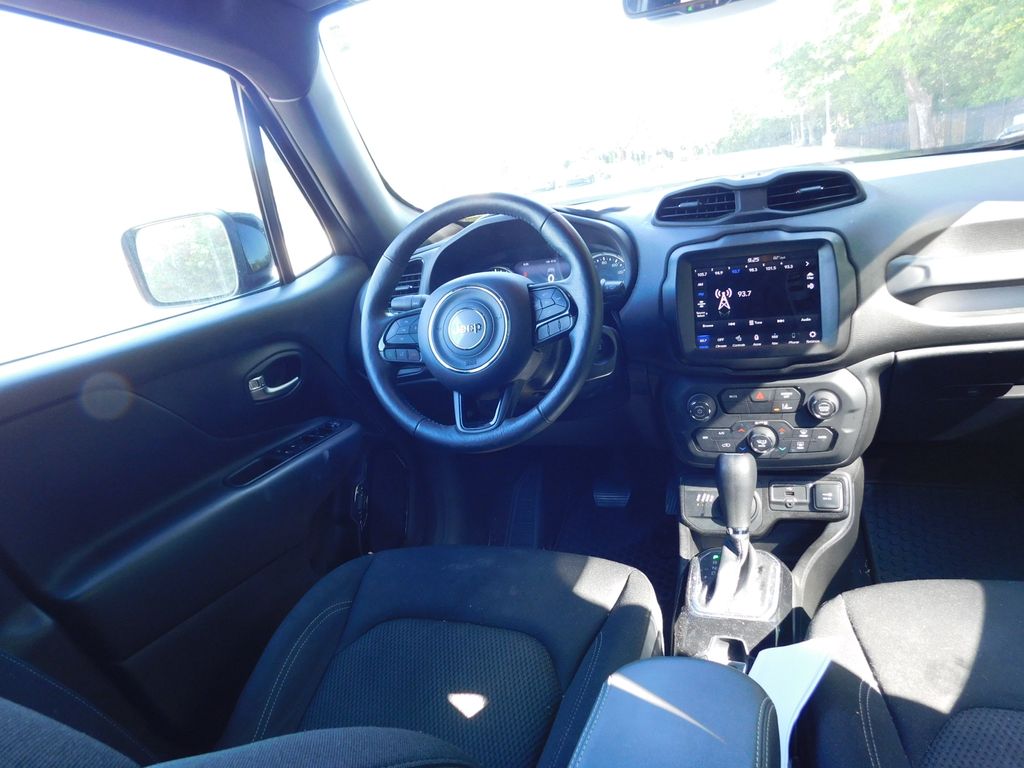 Thumbnail: 2022 Jeep Renegade - 6