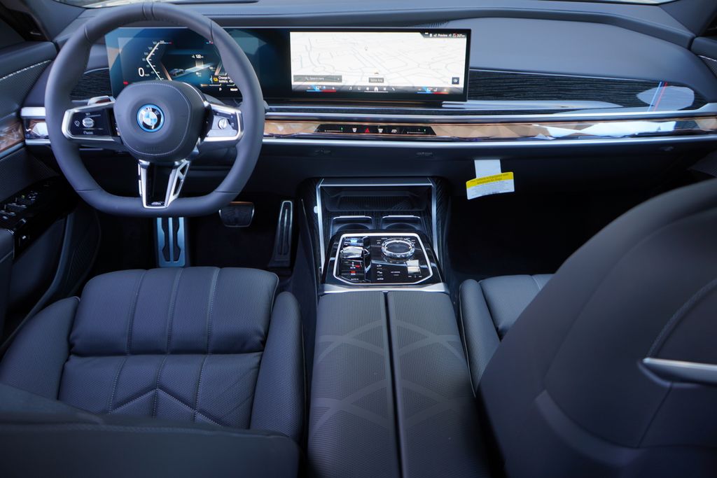 2024 BMW i7 xDrive60 14