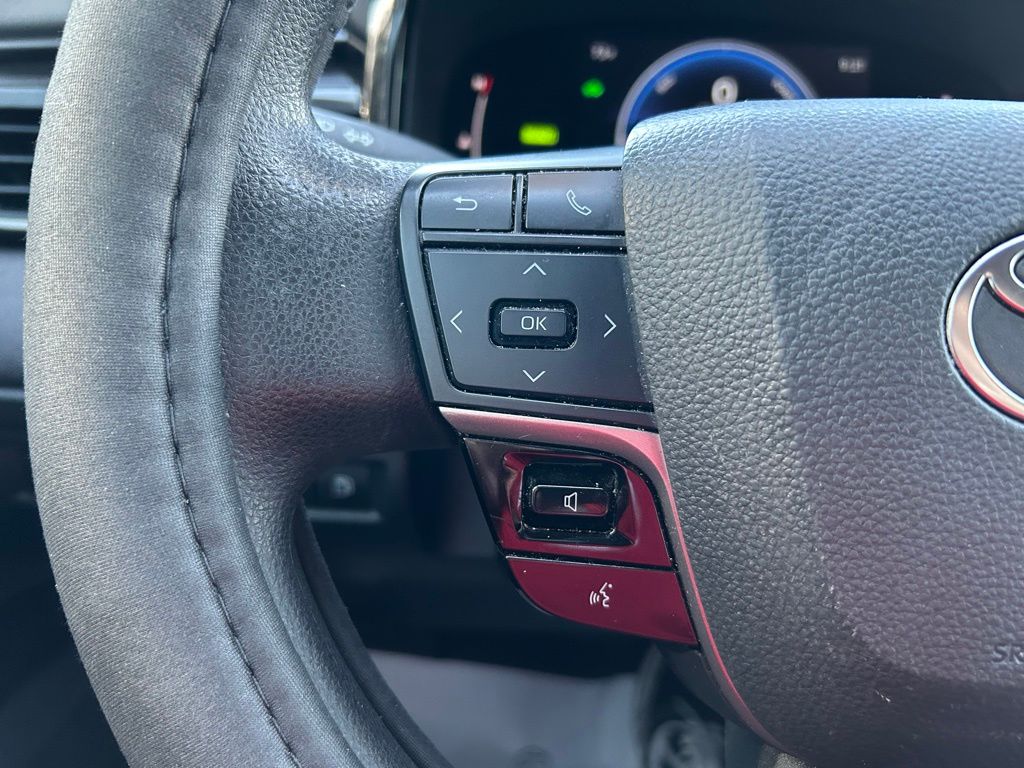 Thumbnail: 2025 Toyota Camry - 18