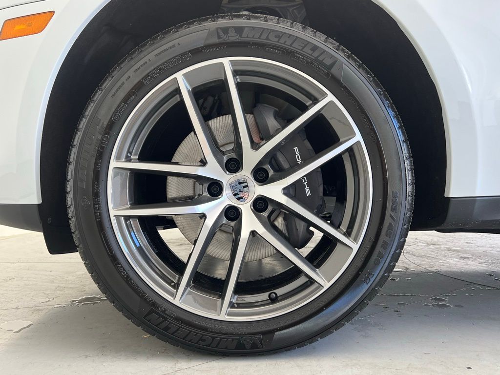 Thumbnail: 2026 Porsche Macan - 27