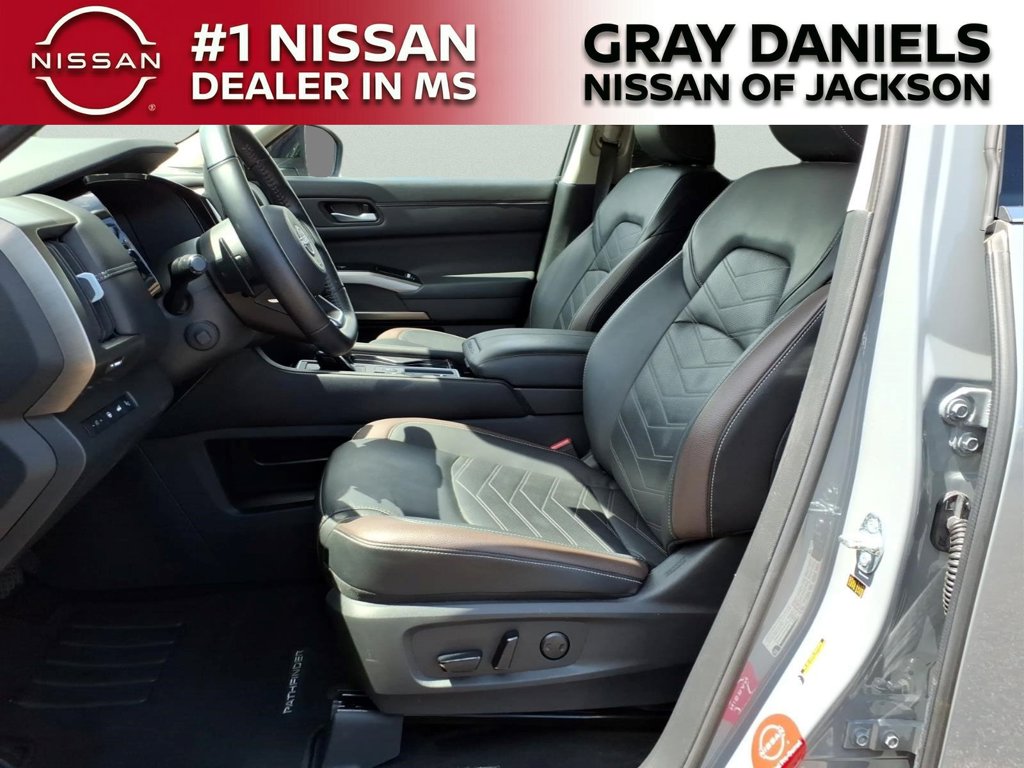 Used 2025 Nissan Pathfinder SUV