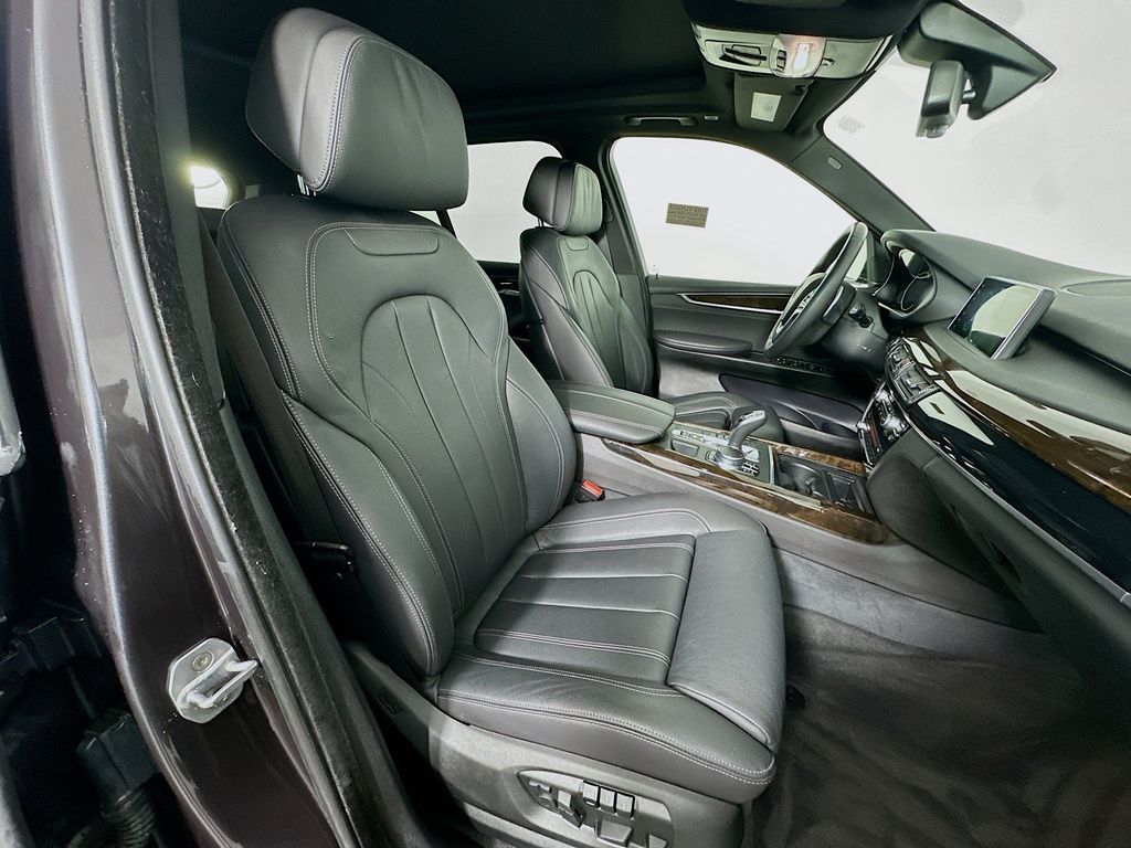 Thumbnail: 2018 BMW X5 - 30