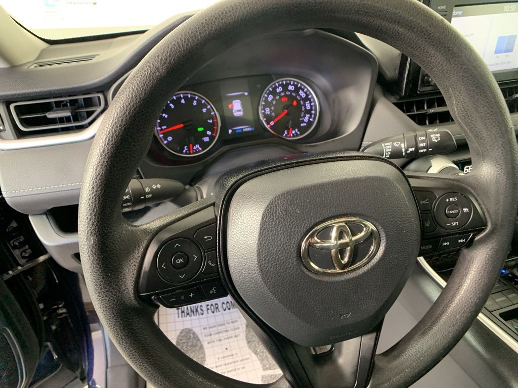 2019 Toyota RAV4 XLE 15