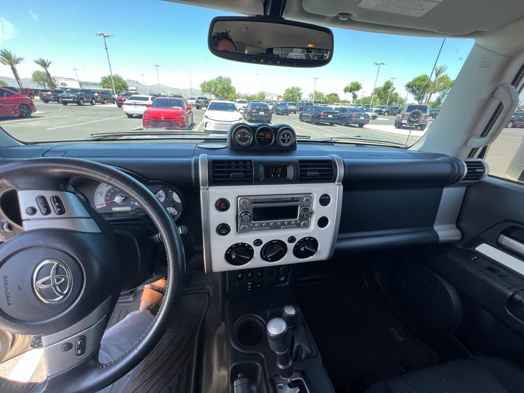 Thumbnail: 2014 Toyota FJ Cruiser - 8