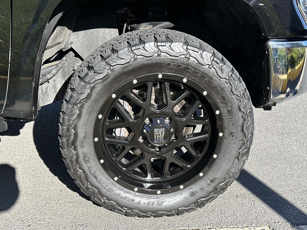 Thumbnail: 2019 Toyota Tundra - 17