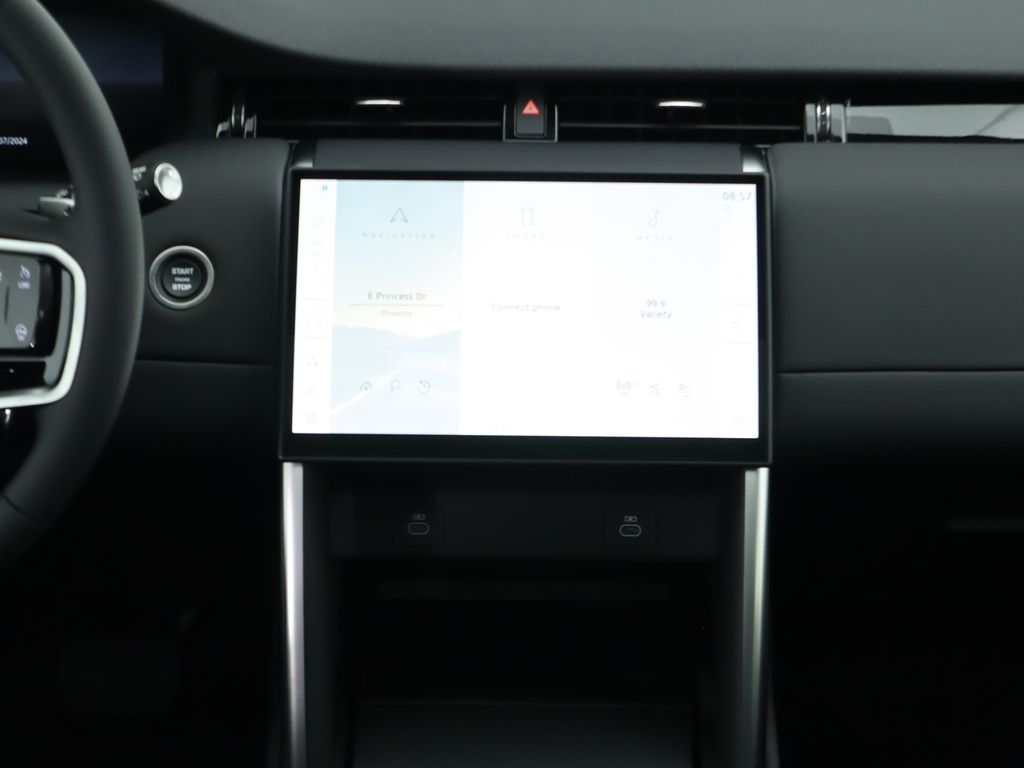 Thumbnail: 2024 Land Rover Discovery Sport - 14