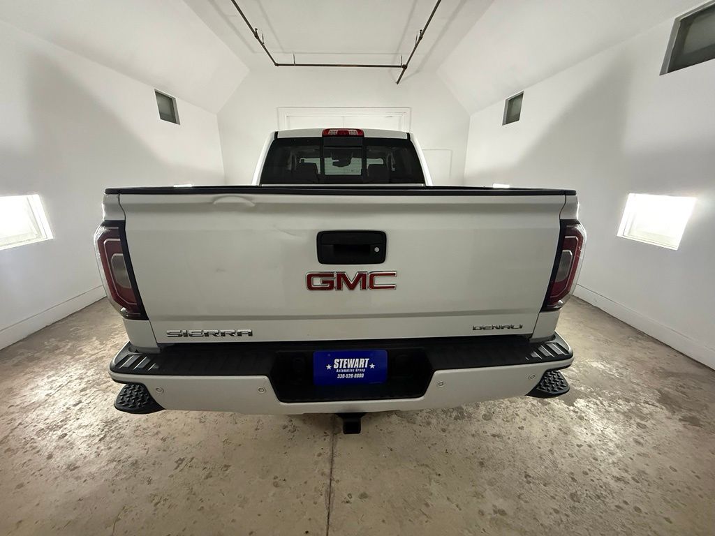 Photo 4 of 2018 GMC Sierra 1500 Denali