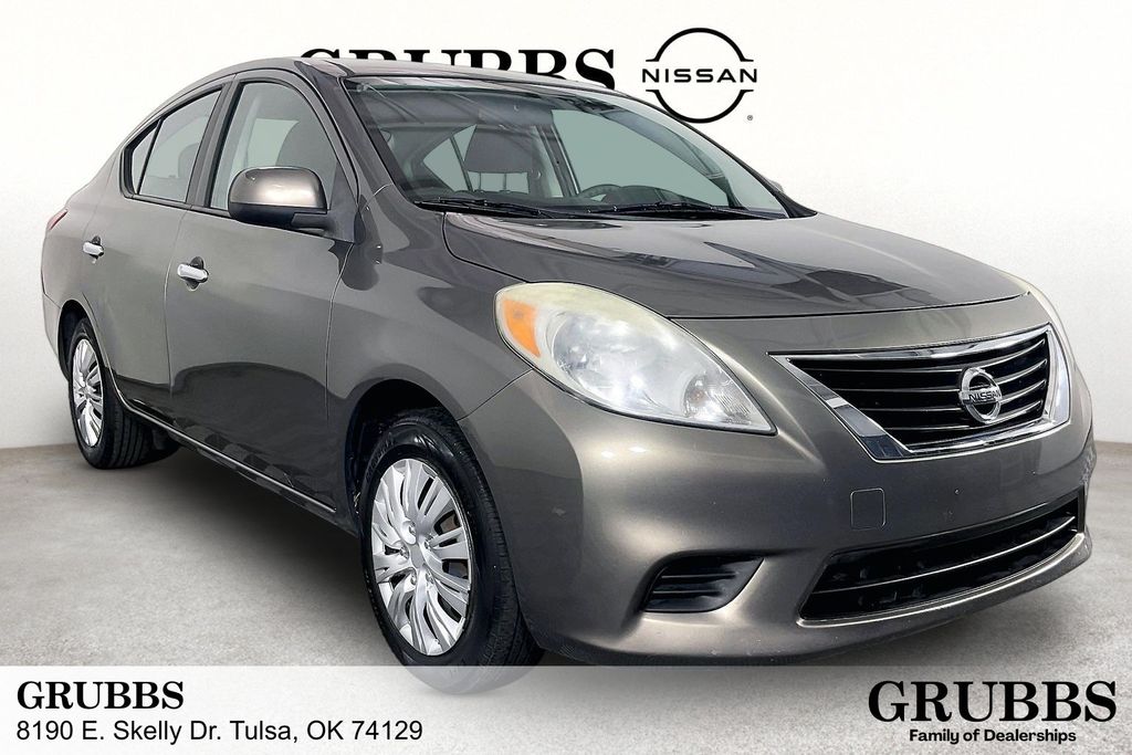 2013 Nissan Versa 1.6 SV