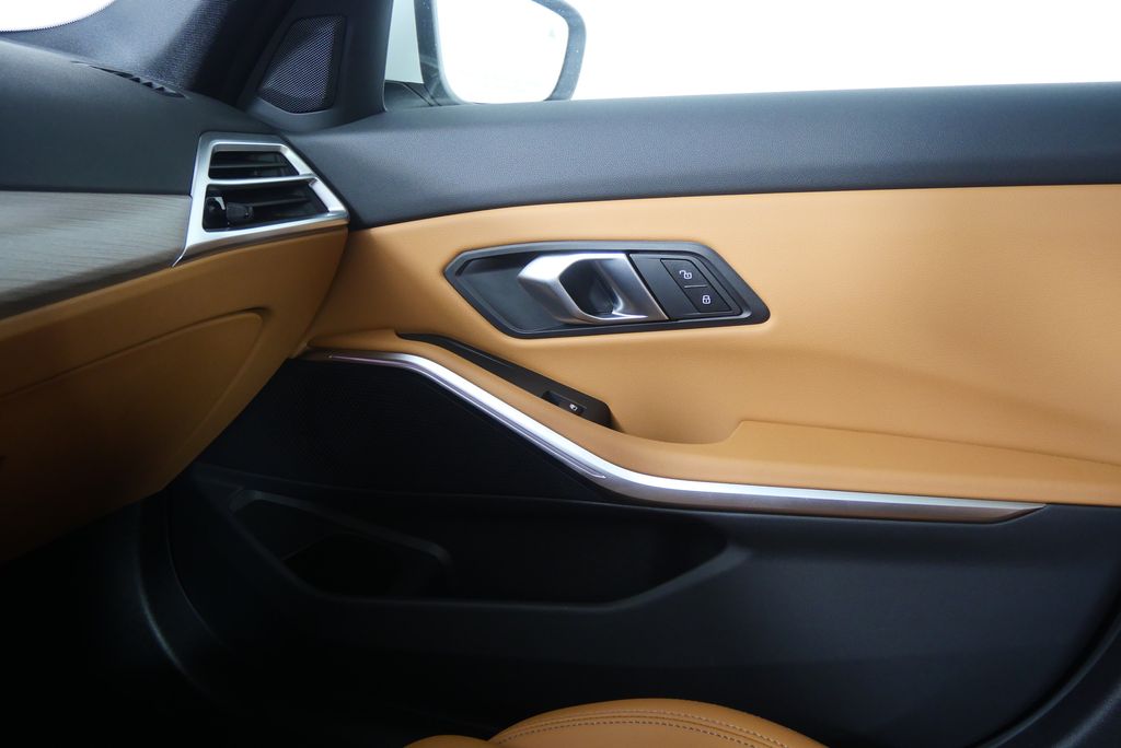 Thumbnail: 2025 BMW 3 Series - 30