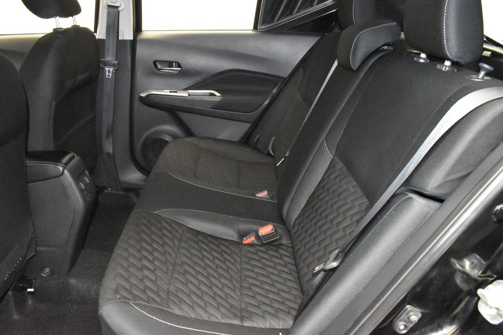 2021 Nissan Kicks SV 29