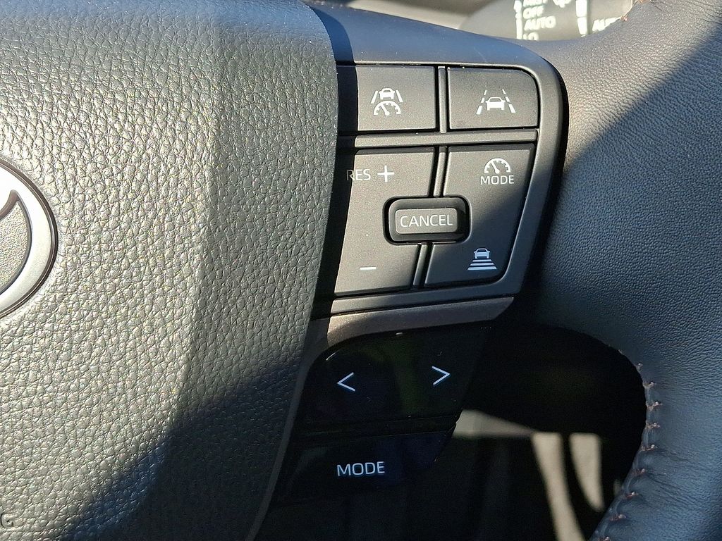 Thumbnail: 2025 Toyota Camry - 23