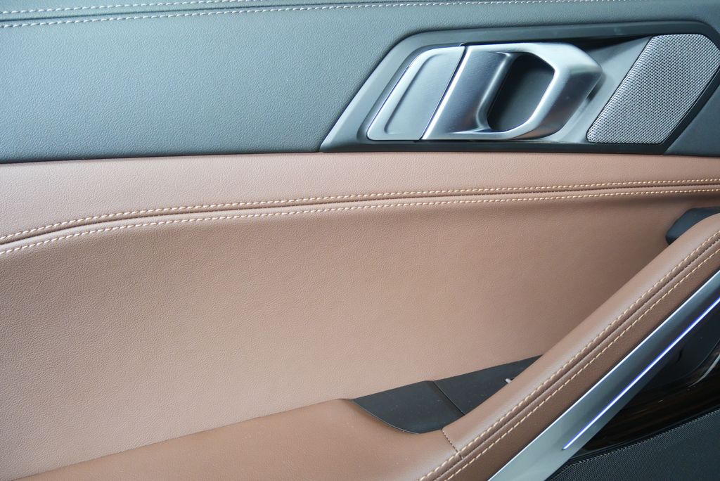 Thumbnail: 2025 BMW X6 - 13