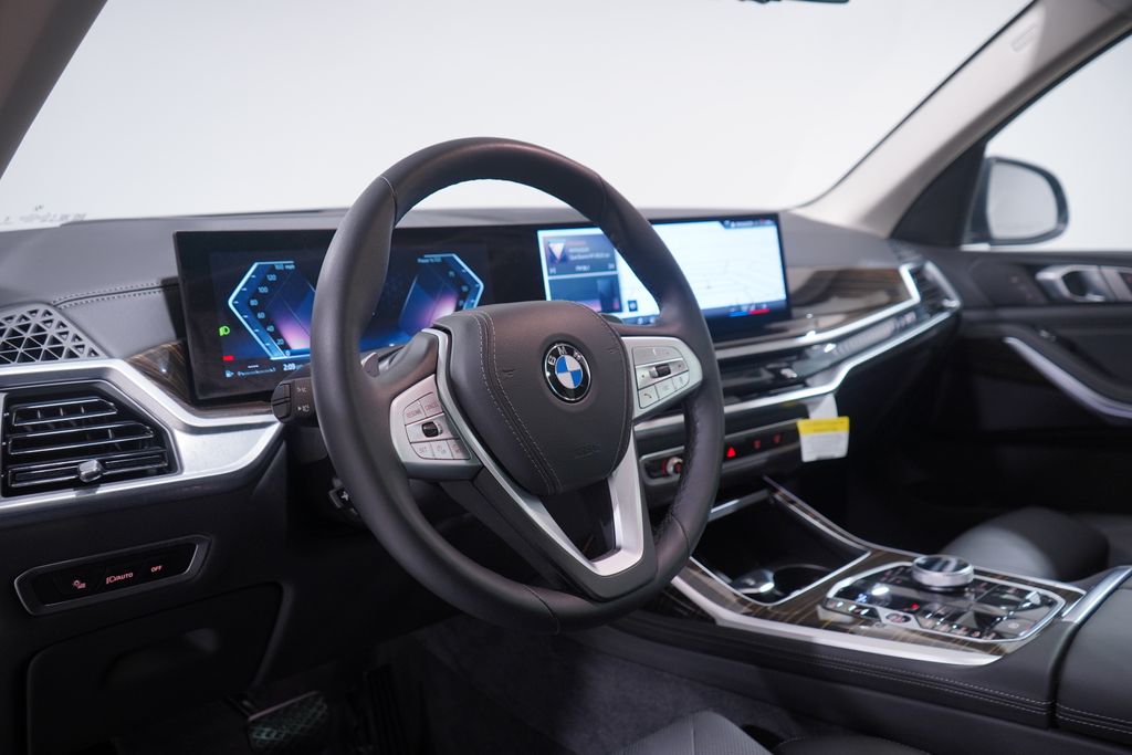 2025 BMW X7 xDrive40i 6