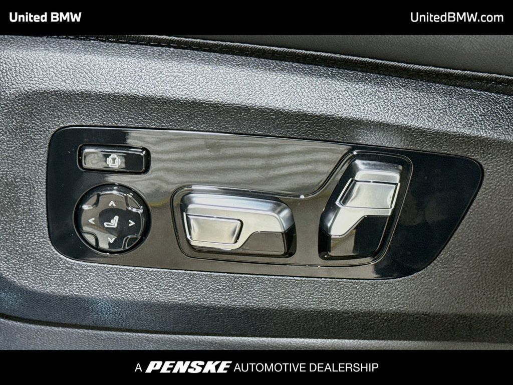 Thumbnail: 2027 BMW X7 - 4