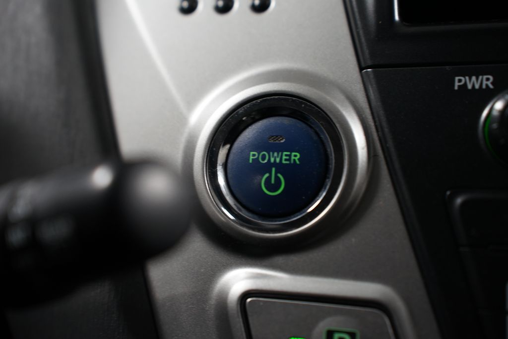 Thumbnail: 2012 Toyota Prius v - 21