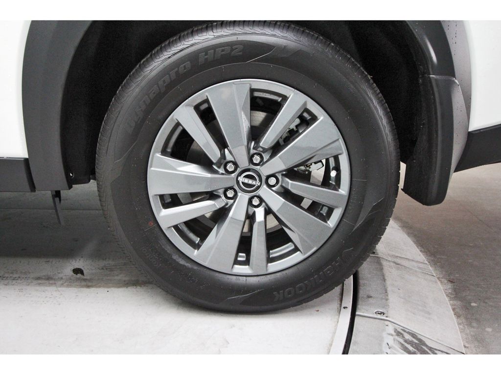 2025 Nissan Pathfinder S - 5