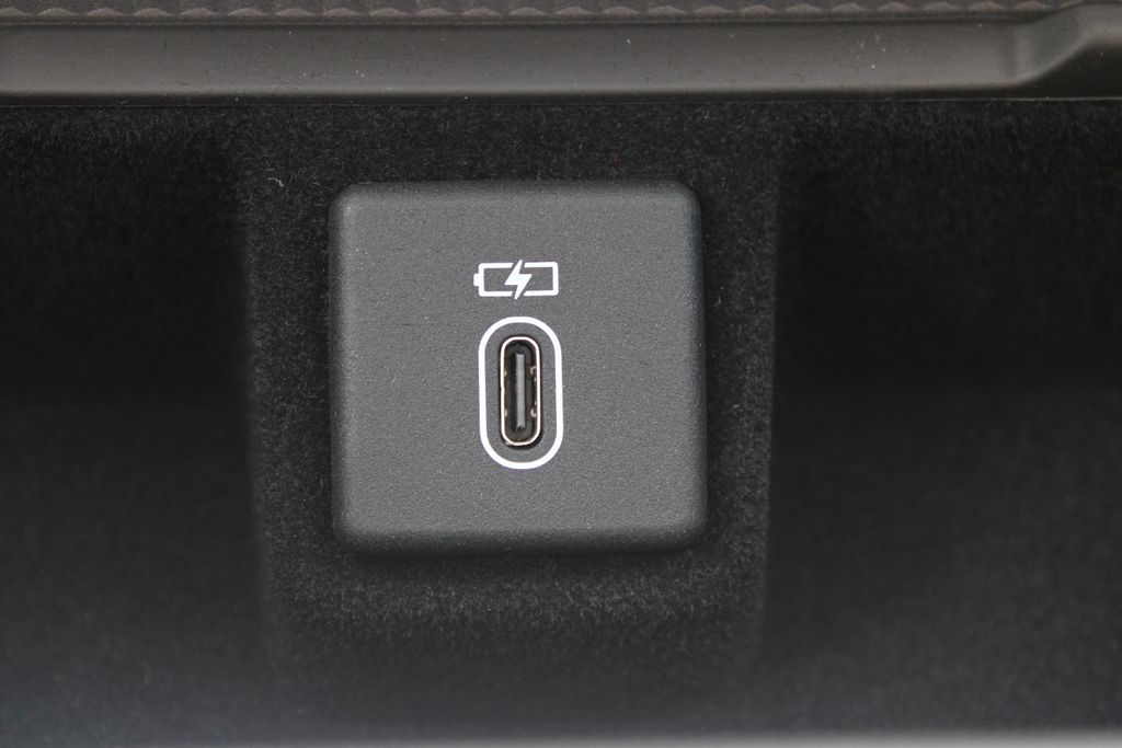 New 2026 Green Land Rover SE image 21