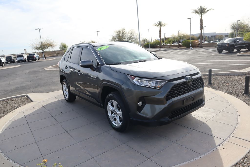 2020 Toyota RAV4 XLE 3