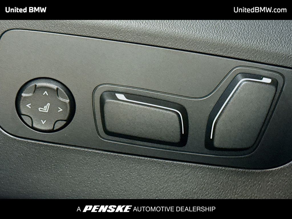 Thumbnail: 2026 BMW M5 - 4