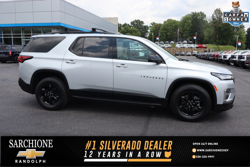 Silver Ice Metallic 2022 Chevrolet Traverse SUV / Crossover Four-Wheel Drive 9-Speed Automatic