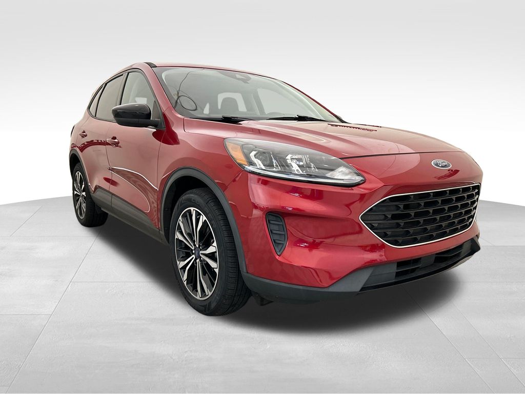 Used 2021 Red Ford SE image 7